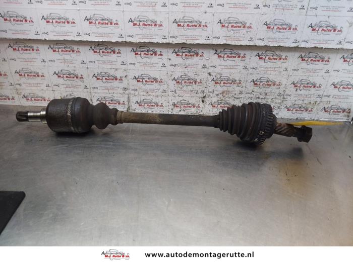 Gebruikte Aandrijfas links-voor Fiat Ulysse O151725