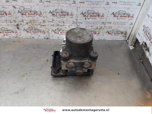 O151757 Gebruikte abs pomp Opel Tigra