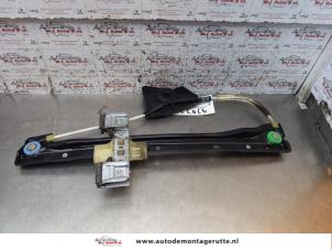 O151817 Gebruikte raammechaniek 4deurs rechts-voor Volkswagen UP