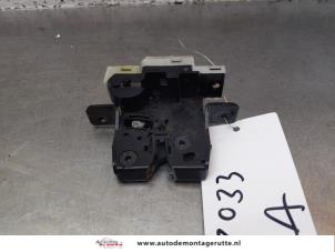 O151861 Gebruikte slotmechaniek achterklep Renault Clio