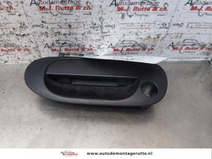 O151885 Gebruikte portiergreep 4deurs links-voor Mitsubishi Space Star