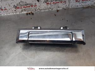 O152104 Gebruikte portiergreep 4deurs links-achter Toyota Landcruiser