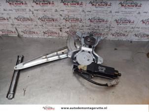 O152109 Gebruikte ruitmechaniek 4deurs links-achter Toyota Landcruiser