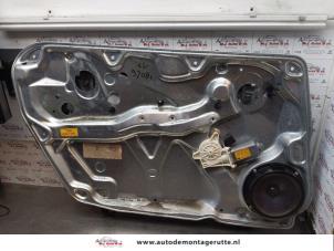 O152143 Gebruikte ruitmechaniek 4deurs links-voor Volkswagen Passat