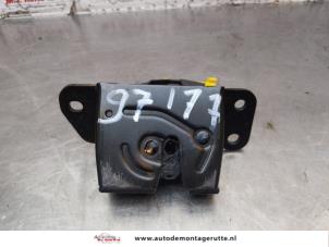 O152176 Gebruikte slotmechaniek achterklep Chevrolet Captiva
