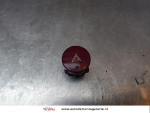 O152328 Gebruikte schakelaar paniekverlichting Peugeot Partner