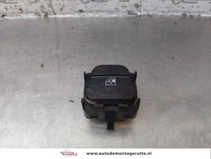 O152388 Gebruikte ruit schakelaar elektrisch Volkswagen Golf