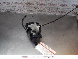 O152426 Gebruikte slotmechaniek portier 4deurs links-achter Renault Modus