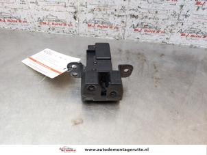 O152728 Gebruikte slotmechaniek achterklep Chevrolet Captiva