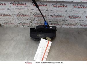 O152781 Gebruikte slotmechaniek portier 4deurs rechts-voor Opel Astra