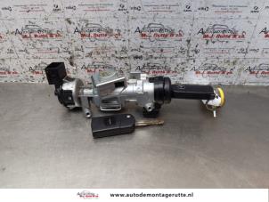 O152825 Gebruikte sleutel+contactslot Mazda 5.