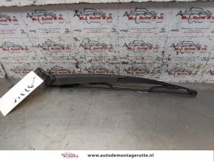 O152850 Gebruikte ruitenwisserarm achter Opel Astra