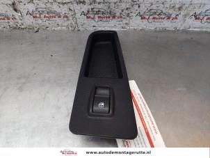 O152889 Gebruikte schakelaar elektrisch raam Fiat Punto Grande