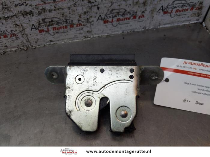 Achterklep Slotmechaniek van een Fiat Grande Punto (199) 1.3 JTD Multijet 16V 85 Actual 2011
