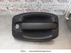 O152992 Gebruikte portiergreep 2deurs links Peugeot Boxer