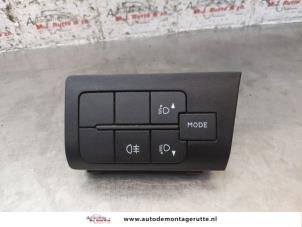 O153010 Gebruikte schakelaar koplamp ihv Peugeot Boxer
