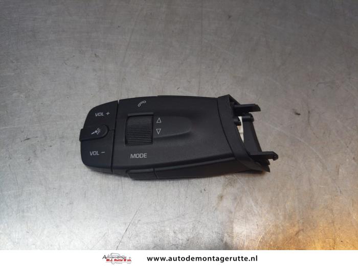 Gebruikte Radiobediening Stuur Seat Ibiza O153109