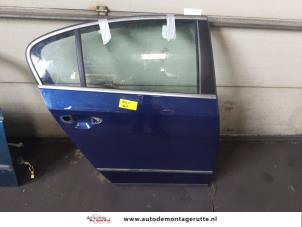 O153217 Gebruikte deur 4deurs rechts-achter Volkswagen Passat