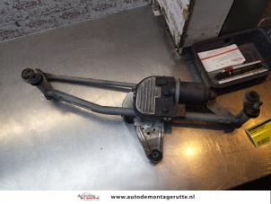 O153268 Gebruikte ruitenwismotor+mechaniek Volkswagen Passat