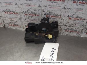 O153339 Gebruikte slotmechaniek portier 4deurs rechts-voor Chevrolet Epica