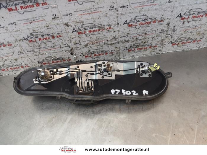 Gebruikte Fitting Achterlicht rechts Peugeot 107 O153494