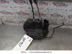O153543 Gebruikte portierslot mechaniek 4deurs links-achter Hyundai I10