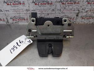 O153624 Gebruikte achterklep slotmechaniek Opel Astra