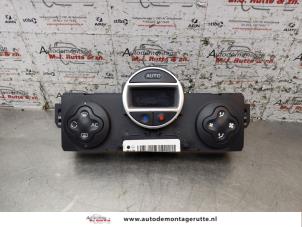 O153776 Gebruikte kachel bedieningspaneel Renault Clio