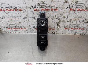 O153801 Gebruikte bediening boordcomputer Peugeot 208