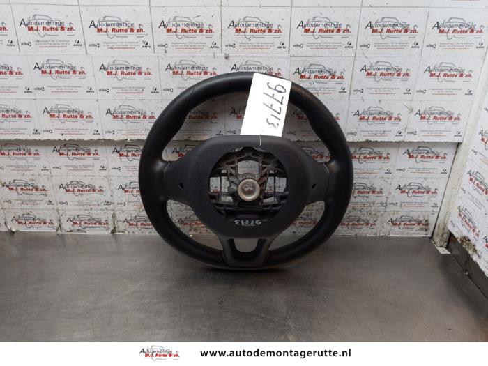 Stuurwiel van een Peugeot 208 I (CA/CC/CK/CL) 1.2 Vti 12V PureTech 82 2014