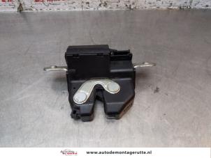 O153823 Gebruikte achterklep slotmechaniek Fiat Punto