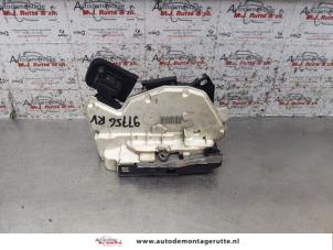 O153938 Gebruikte deurslot mechaniek 4deurs rechts-voor Volkswagen Golf