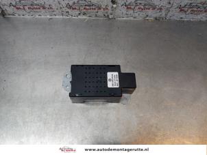 O153951 Gebruikte antenne versterker Volkswagen Golf