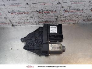 O153953 Gebruikte raammotor portier Volkswagen Golf