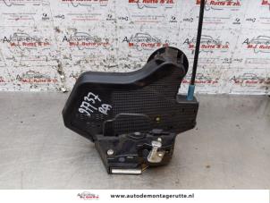 O154140 Gebruikte deurslot mechaniek 4deurs rechts-achter Subaru Justy