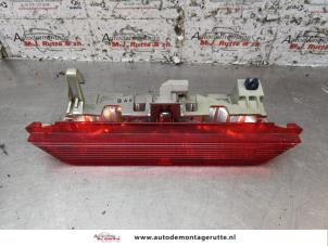 O154197 Gebruikte extra remlicht midden Toyota Yaris