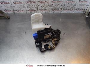O154271 Gebruikte deurslot mechaniek 2deurs links Volkswagen Caddy