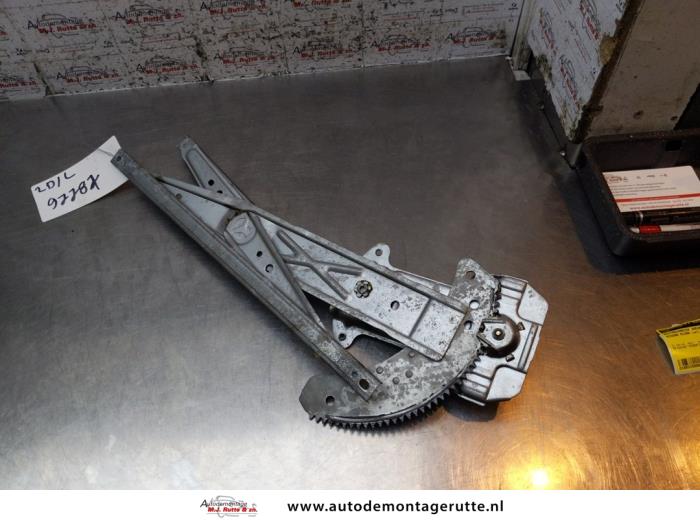 Gebruikte Raammechaniek 2Deurs links-voor Nissan Micra O154322