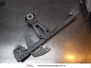 O154332 Gebruikte ruitmechaniek 4deurs rechts-voor Peugeot 107