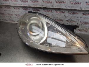 O154447 Gebruikte rechter koplamp Mercedes A-Klasse