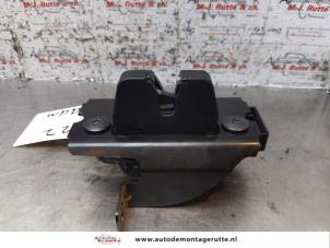 O154467 Gebruikte slotmechaniek achterklep Citroen Berlingo