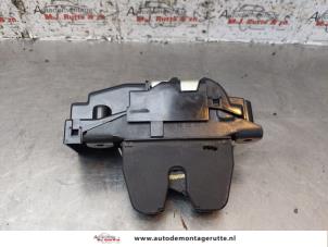 O154470 Gebruikte slotmechaniek achterklep Citroen Berlingo