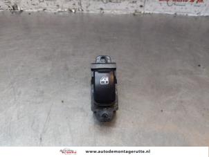 O154521 Gebruikte schakelaar elektrisch raam Chevrolet Aveo
