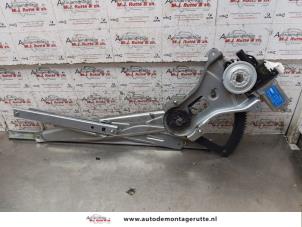 O154532 Gebruikte raammechaniek 2deurs rechts-voor Chevrolet Aveo