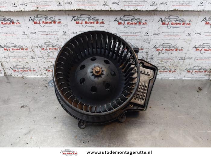 Gebruikte Kachel Ventilatiemotor Mercedes C-Klasse O154636