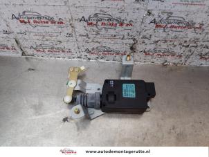 O154649 Gebruikte portiervergrendelings motor Hyundai Santafe
