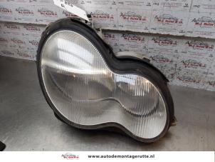 O154726 Gebruikte koplamp rechts Mercedes C-Klasse