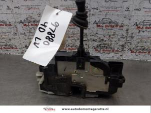 Gebruikte Slotmechaniek Portier 4Deurs links-voor Kia Cee'd (EDB5) 1.4 CVVT 16V Prijs € 35,00 Margeregeling aangeboden door Autodemontage M.J. Rutte B.V.