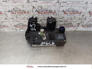 O154917 Gebruikte slotmechaniek portier 4deurs links-achter Opel Zafira