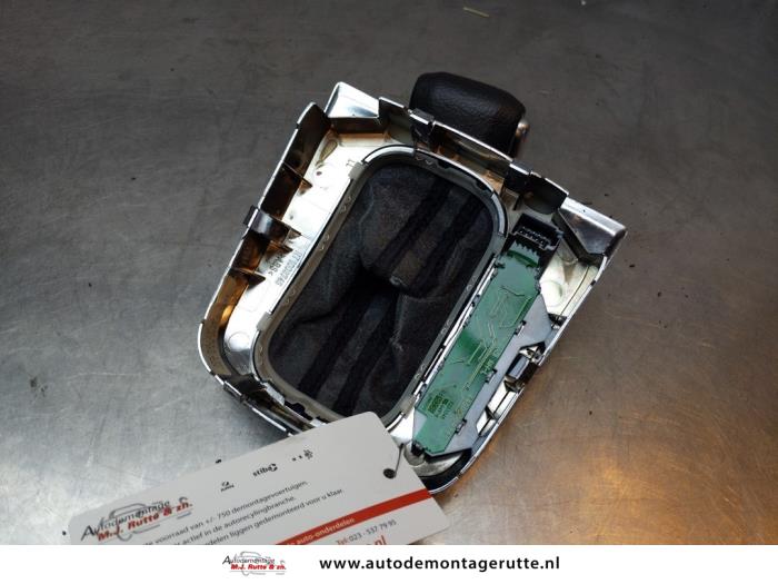 Versnellingspookhoes van een Volkswagen Golf VI (5K1) 2.0 TDI 16V 2009